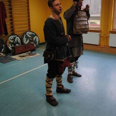 Lekcja żywej historii w SP w Wędrzynie