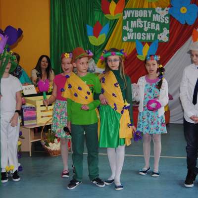 Wybory Miss i Mistera wiosny w SP Wędrzynie